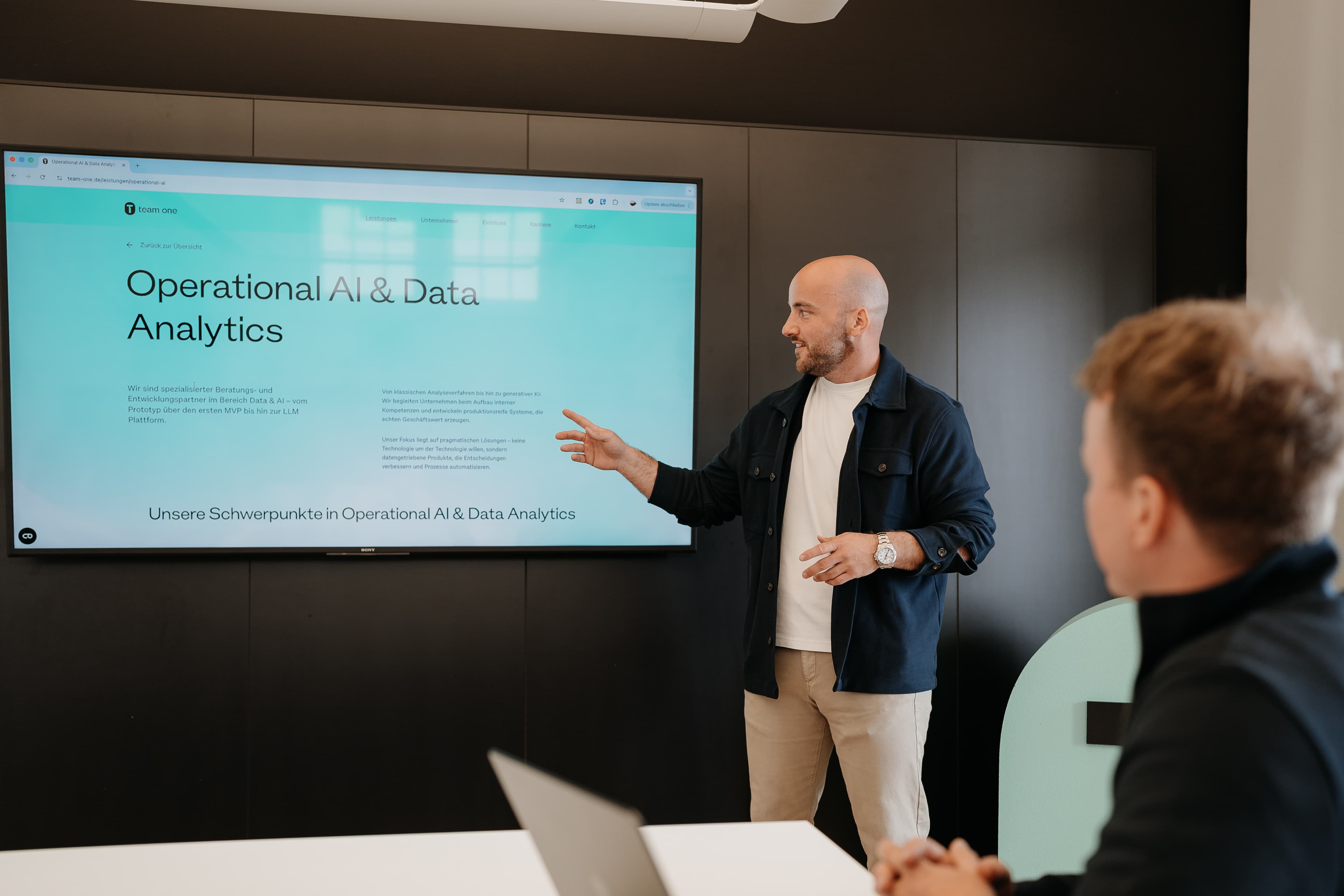 Wir steigern die Wettbewerbsfähigkeit von Unternehmen in einer digitalen Welt.